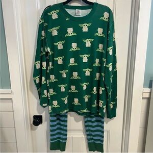 Hanna Andersson Adult Star Wars Yoda Print Organic Cotton Pajama Set. Size L/XL.